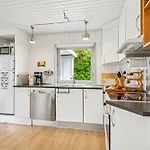 Mani - 1-1km From The Sea By Interhome