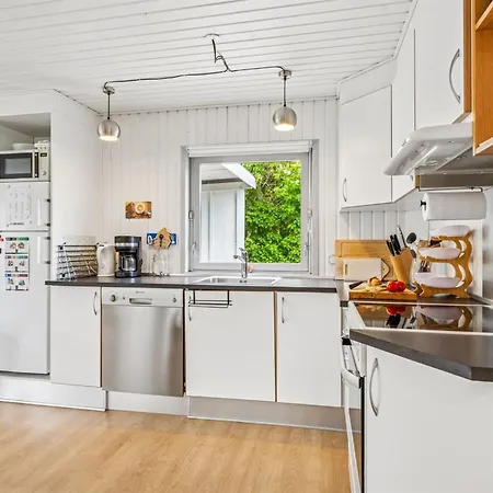 Mani - 1-1km From The Sea By Interhome