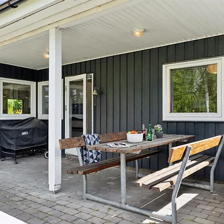 Mani - 1-1km From The Sea By Interhome *